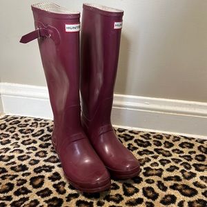 Gloss Plum Hunter Boots